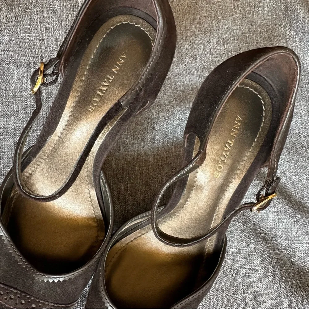 *Final Sale Price*  Ann Taylor brown suede heels platform pump - Picture 4 of 15